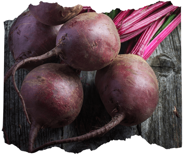 KI generiert: Frische Rote Bete auf einem rustikalen Holzhintergrund.