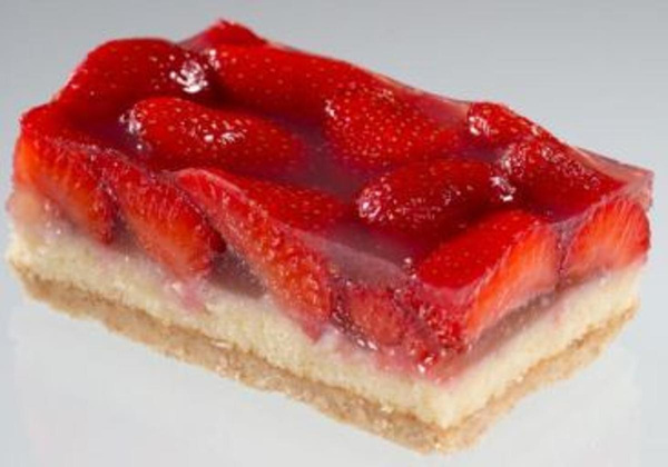 Produktfoto zu ErdbeerSchnitte 1x2 Stück