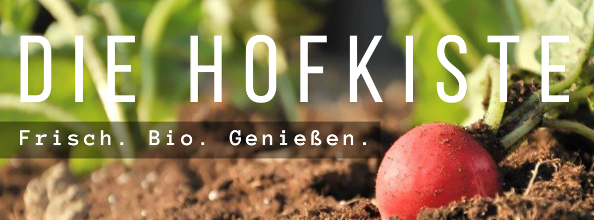 KI generiert: Ein Radieschen in Erde mit dem Text "DIE HOFKISTE" und "Frisch. Bio. Genießen.".